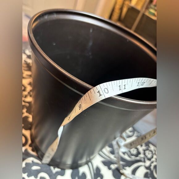 NEW iDesign 10” Small Round Metal Trash Can - Wastebasket - Picture 5 of 5